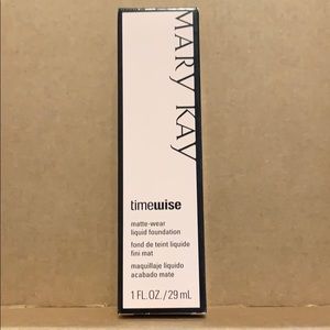 Mary Kay Matte-Wear Liquid Foundation Ivory 6